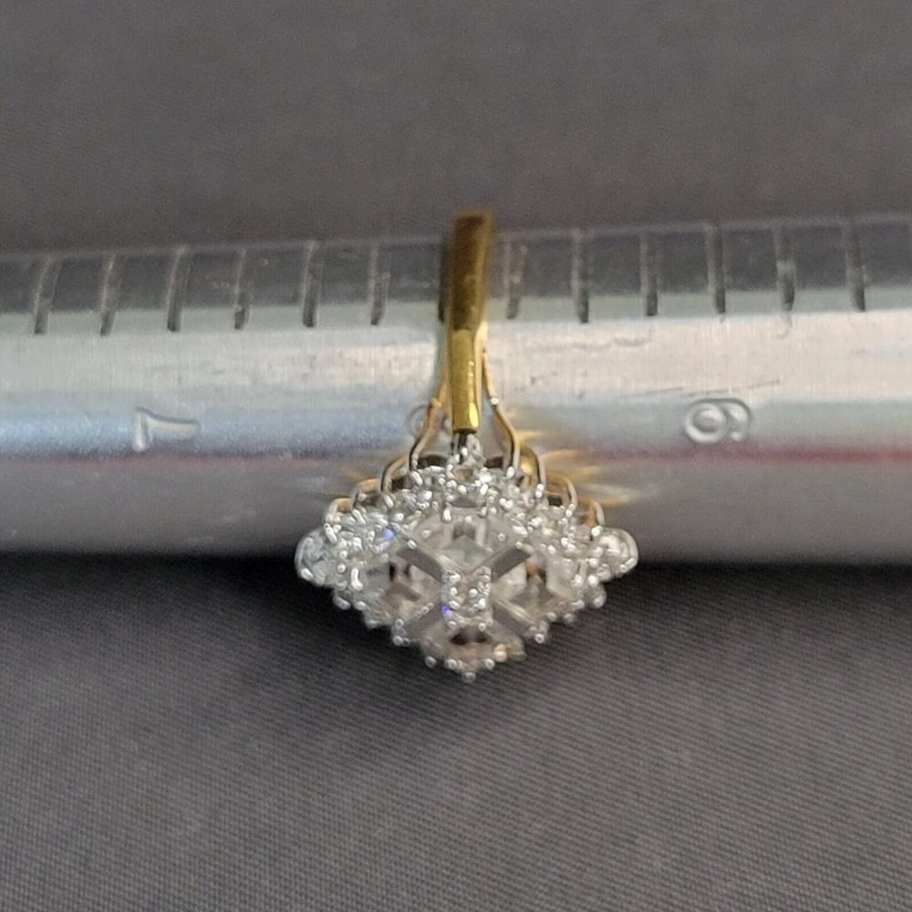 Womens Gold Tone White Rhinestones Diamond Shape Cluster Fashion Ring Size 8 - Picture 6 of 6
